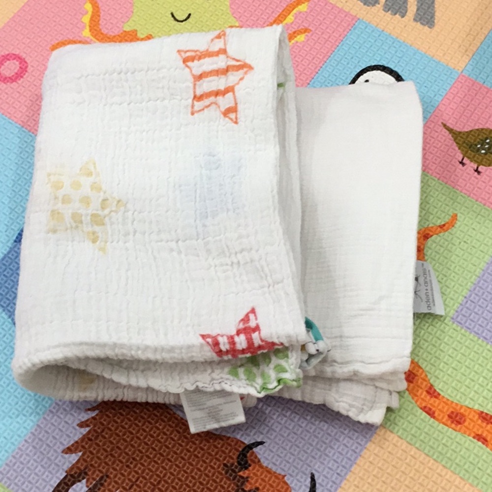Swaddle blankets (Aden +Anais and Bubble)